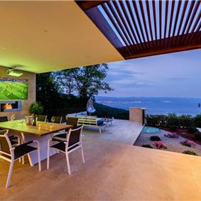 4 Bedroom Villa with Salt Water Pool, Private mini golf course and Rooftop Terrace near Opatija, Sleeps 8