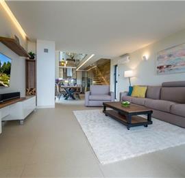 4 Bedroom Villa with Salt Water Pool, Private mini golf course and Rooftop Terrace near Opatija, Sleeps 8