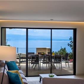 4 Bedroom Villa with Salt Water Pool, Private mini golf course and Rooftop Terrace near Opatija, Sleeps 8