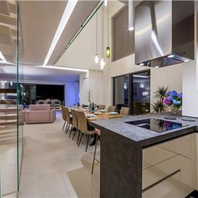 4 Bedroom Villa with Salt Water Pool, Private mini golf course and Rooftop Terrace near Opatija, Sleeps 8