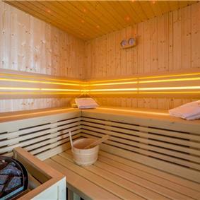 4 Bedroom Villa with Salt Water Pool, Private mini golf course and Rooftop Terrace near Opatija, Sleeps 8