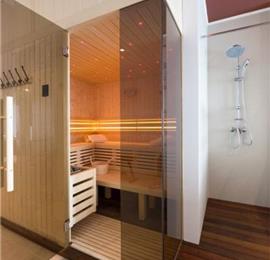 4 Bedroom Villa with Salt Water Pool, Private mini golf course and Rooftop Terrace near Opatija, Sleeps 8
