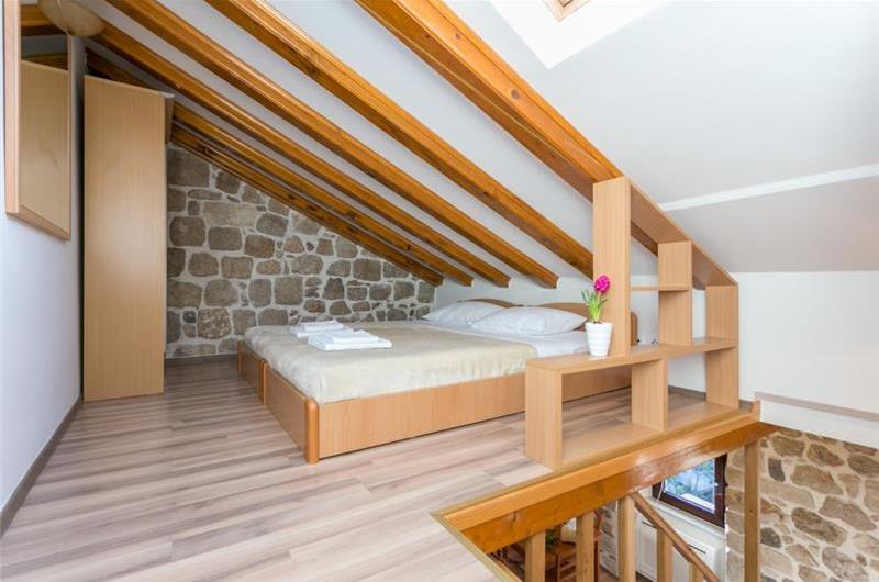 3 Bedroom Apartment in Dubrovnik Old Town, Sleep 5-6