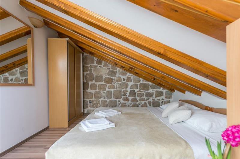 3 Bedroom Apartment in Dubrovnik Old Town, Sleep 5-6