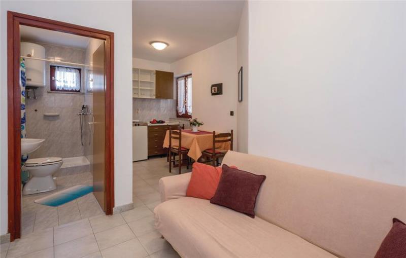 10 Bedroom Villa with Pool near Pula, Sleeps 20