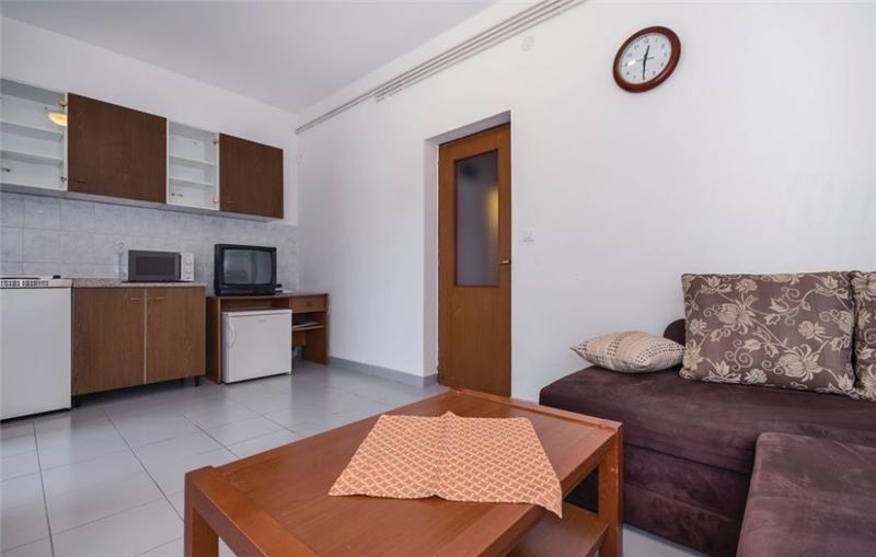 10 Bedroom Villa with Pool near Pula, Sleeps 20