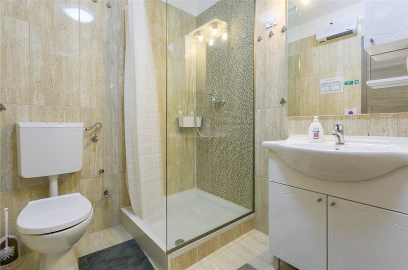 2 Bedroom Villa with Plunge Pool and Terrace in Cavtat, Sleeps 4-6