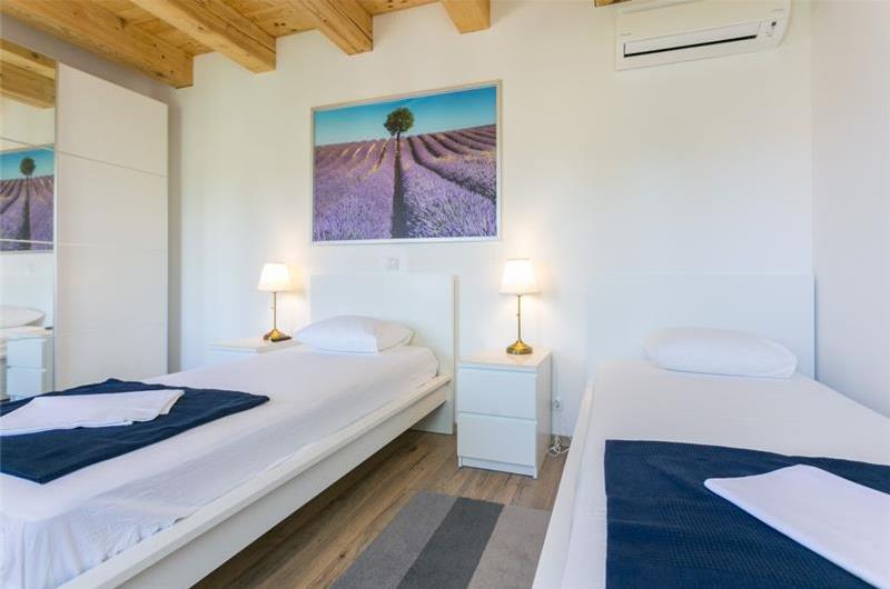 2 Bedroom Villa with Plunge Pool and Terrace in Cavtat, Sleeps 4-6