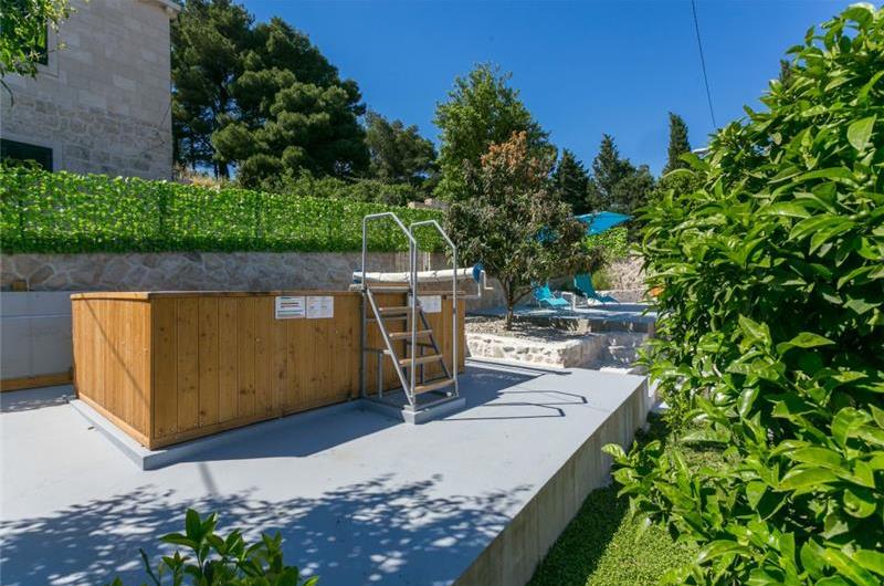 2 Bedroom Villa with Plunge Pool and Terrace in Cavtat, Sleeps 4-6