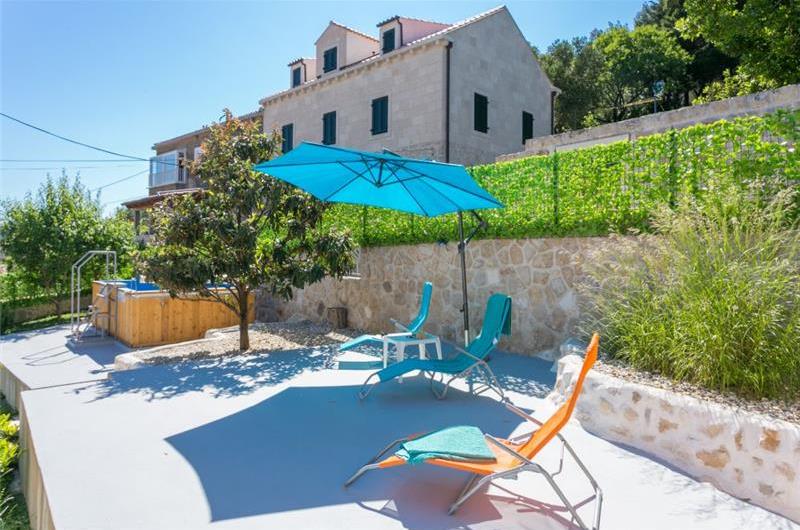 2 Bedroom Villa with Plunge Pool and Terrace in Cavtat, Sleeps 4-6