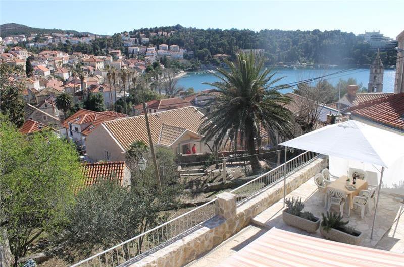 2 Bedroom Villa with Plunge Pool and Terrace in Cavtat, Sleeps 4-6