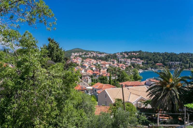 2 Bedroom Villa with Plunge Pool and Terrace in Cavtat, Sleeps 4-6