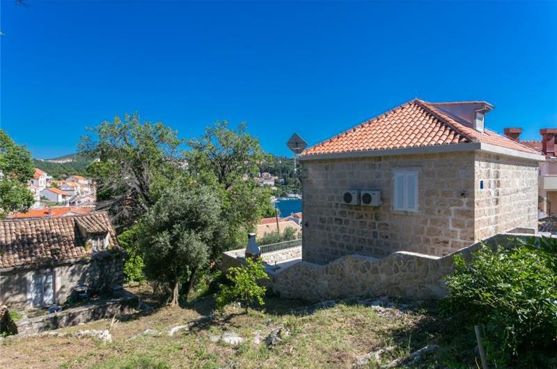 2 Bedroom Villa with Plunge Pool and Terrace in Cavtat, Sleeps 4-6