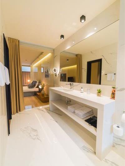 Luxury 7 Bedroom Dubrovnik Beachfront Villa with Infinity Pool, Sleeps 14