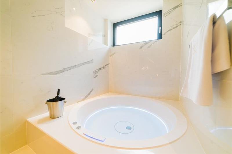 Luxury 7 Bedroom Dubrovnik Beachfront Villa with Infinity Pool, Sleeps 14