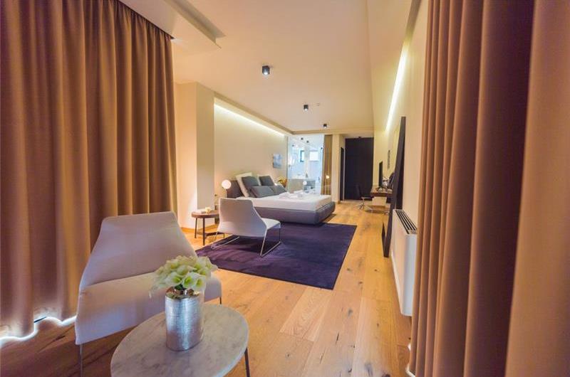 Luxury 7 Bedroom Dubrovnik Beachfront Villa with Infinity Pool, Sleeps 14
