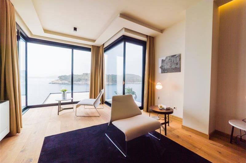 Luxury 7 Bedroom Dubrovnik Beachfront Villa with Infinity Pool, Sleeps 14