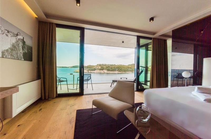 Luxury 7 Bedroom Dubrovnik Beachfront Villa with Infinity Pool, Sleeps 14
