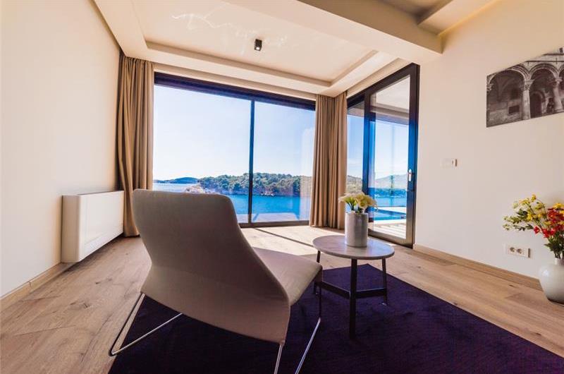 Luxury 7 Bedroom Dubrovnik Beachfront Villa with Infinity Pool, Sleeps 14
