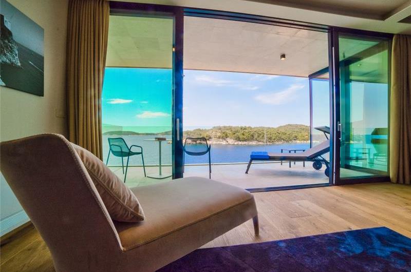 Luxury 7 Bedroom Dubrovnik Beachfront Villa with Infinity Pool, Sleeps 14