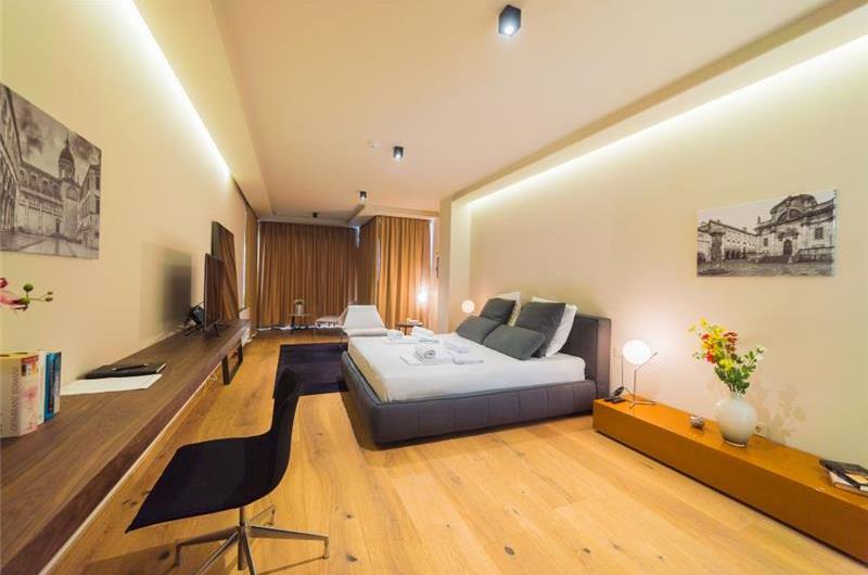 Luxury 7 Bedroom Dubrovnik Beachfront Villa with Infinity Pool, Sleeps 14