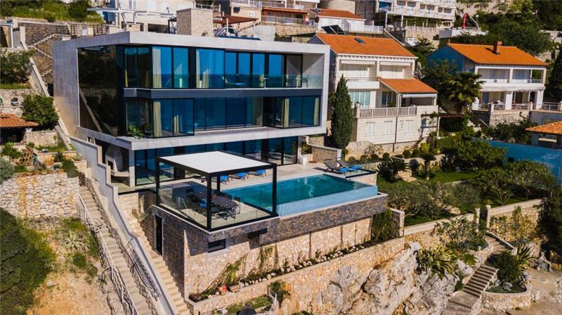 Luxury 7 Bedroom Dubrovnik Beachfront Villa with Infinity Pool, Sleeps 14