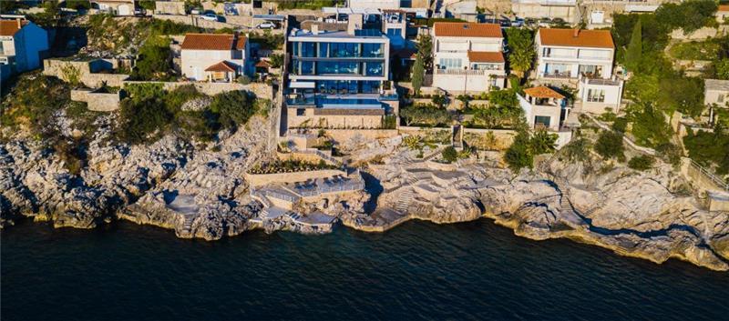 Luxury 7 Bedroom Dubrovnik Beachfront Villa with Infinity Pool, Sleeps 14