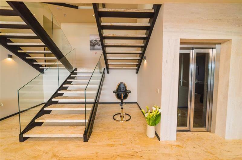 Luxury 7 Bedroom Dubrovnik Beachfront Villa with Infinity Pool, Sleeps 14