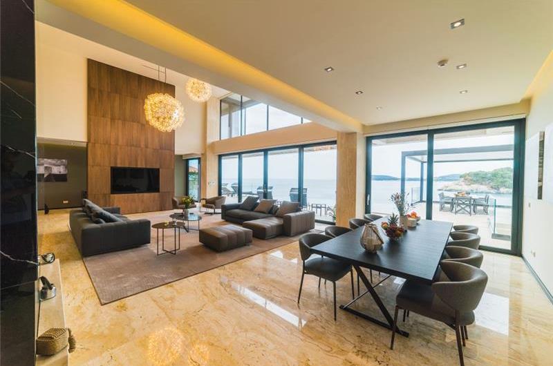 Luxury 7 Bedroom Dubrovnik Beachfront Villa with Infinity Pool, Sleeps 14