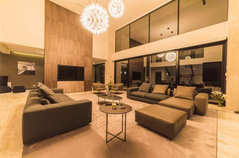Luxury 7 Bedroom Dubrovnik Beachfront Villa with Infinity Pool, Sleeps 14