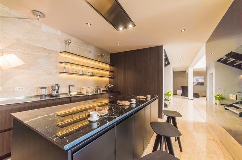 Luxury 7 Bedroom Dubrovnik Beachfront Villa with Infinity Pool, Sleeps 14