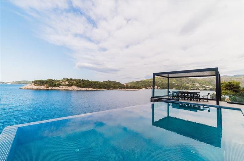Luxury 7 Bedroom Dubrovnik Beachfront Villa with Infinity Pool, Sleeps 14
