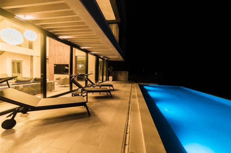 Luxury 7 Bedroom Dubrovnik Beachfront Villa with Infinity Pool, Sleeps 14