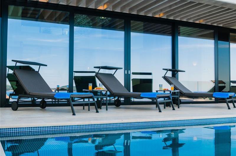 Luxury 7 Bedroom Dubrovnik Beachfront Villa with Infinity Pool, Sleeps 14