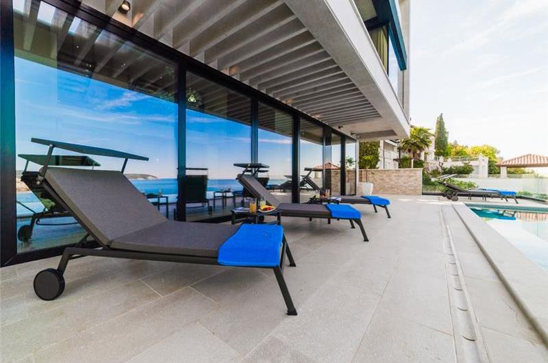 Luxury 7 Bedroom Dubrovnik Beachfront Villa with Infinity Pool, Sleeps 14