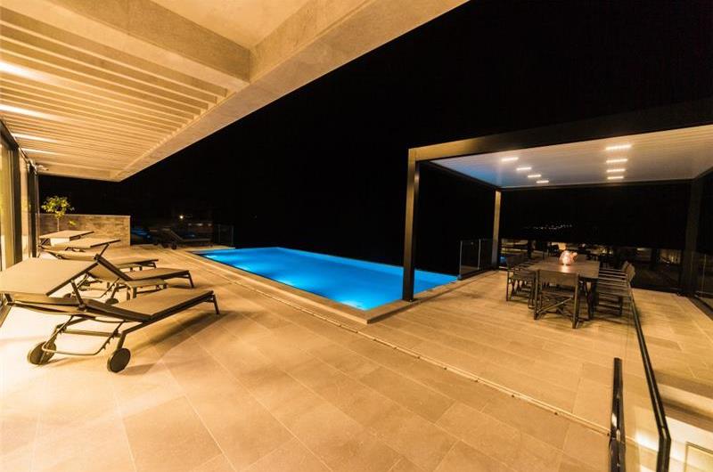 Luxury 7 Bedroom Dubrovnik Beachfront Villa with Infinity Pool, Sleeps 14