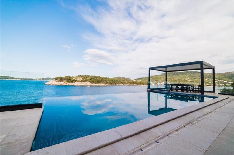 Luxury 7 Bedroom Dubrovnik Beachfront Villa with Infinity Pool, Sleeps 14