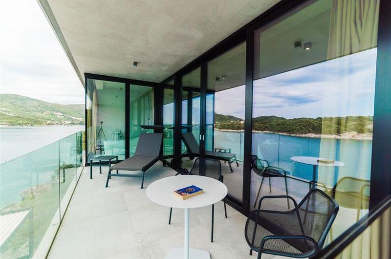 Luxury 7 Bedroom Dubrovnik Beachfront Villa with Infinity Pool, Sleeps 14