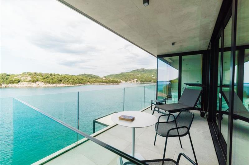 Luxury 7 Bedroom Dubrovnik Beachfront Villa with Infinity Pool, Sleeps 14