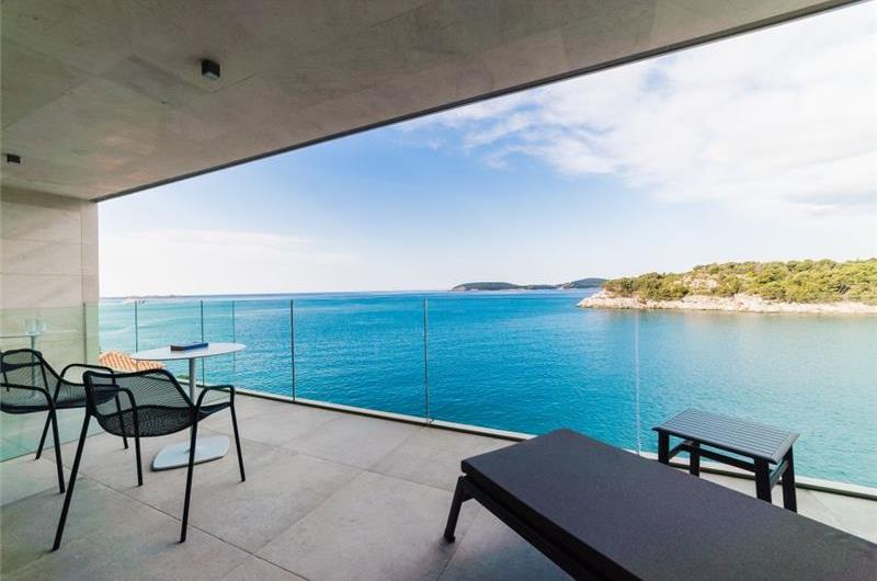 Luxury 7 Bedroom Dubrovnik Beachfront Villa with Infinity Pool, Sleeps 14