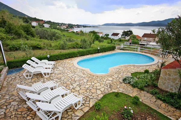 4 Bedroom Villa with Pool in Viganj near Orebic, Sleeps 8-10