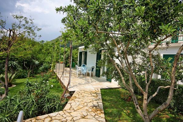 4 Bedroom Villa with Pool in Viganj near Orebic, Sleeps 8-10