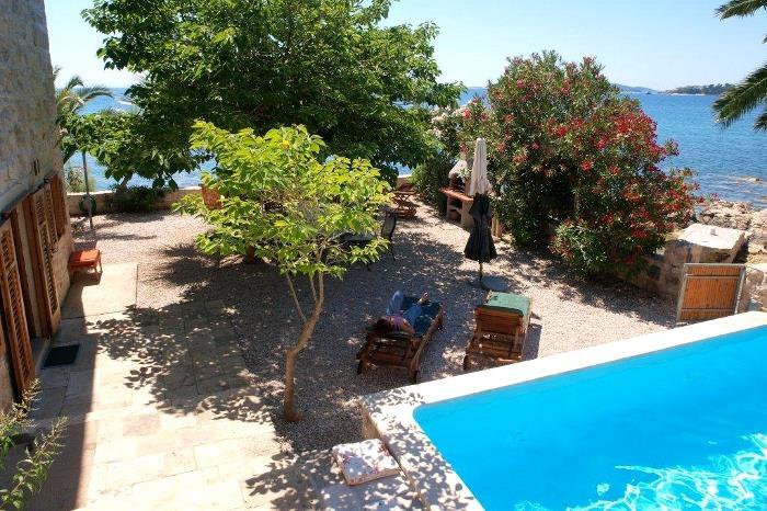 4 Bedroom seaside Villa with Pool in Orebic, Sleeps 7-8