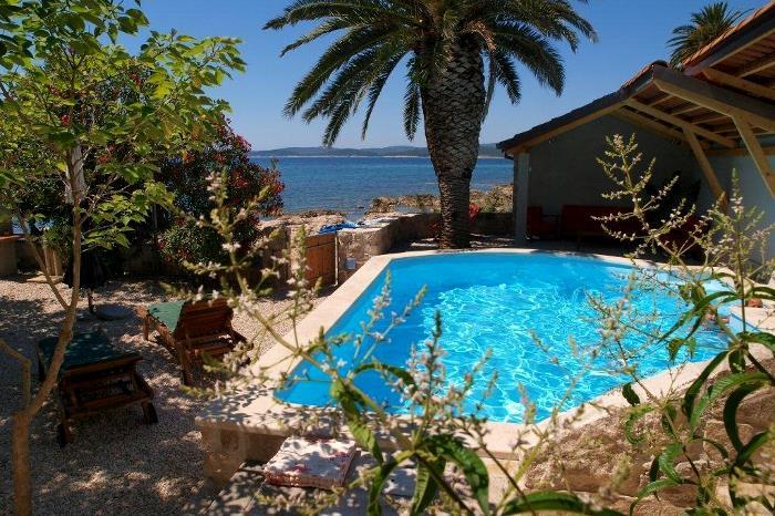 4 Bedroom seaside Villa with Pool in Orebic, Sleeps 7-8