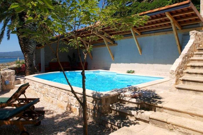 4 Bedroom seaside Villa with Pool in Orebic, Sleeps 7-8