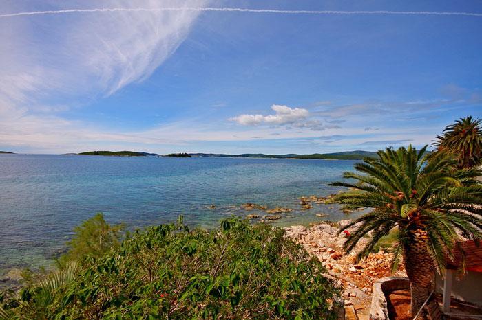 4 Bedroom seaside Villa with Pool in Orebic, Sleeps 7-8