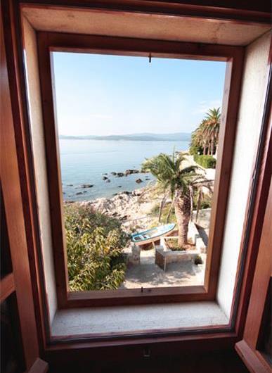 4 Bedroom seaside Villa with Pool in Orebic, Sleeps 7-8