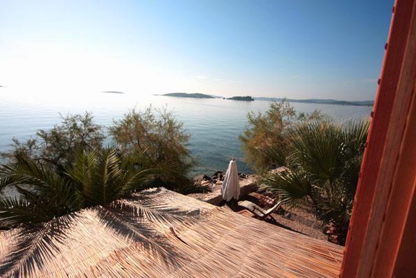 4 Bedroom seaside Villa with Pool in Orebic, Sleeps 7-8