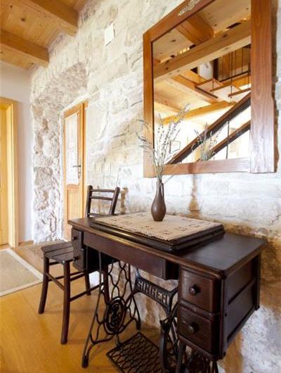 4 Bedroom seaside Villa with Pool in Orebic, Sleeps 7-8