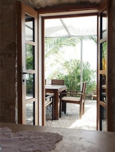 4 Bedroom seaside Villa with Pool in Orebic, Sleeps 7-8